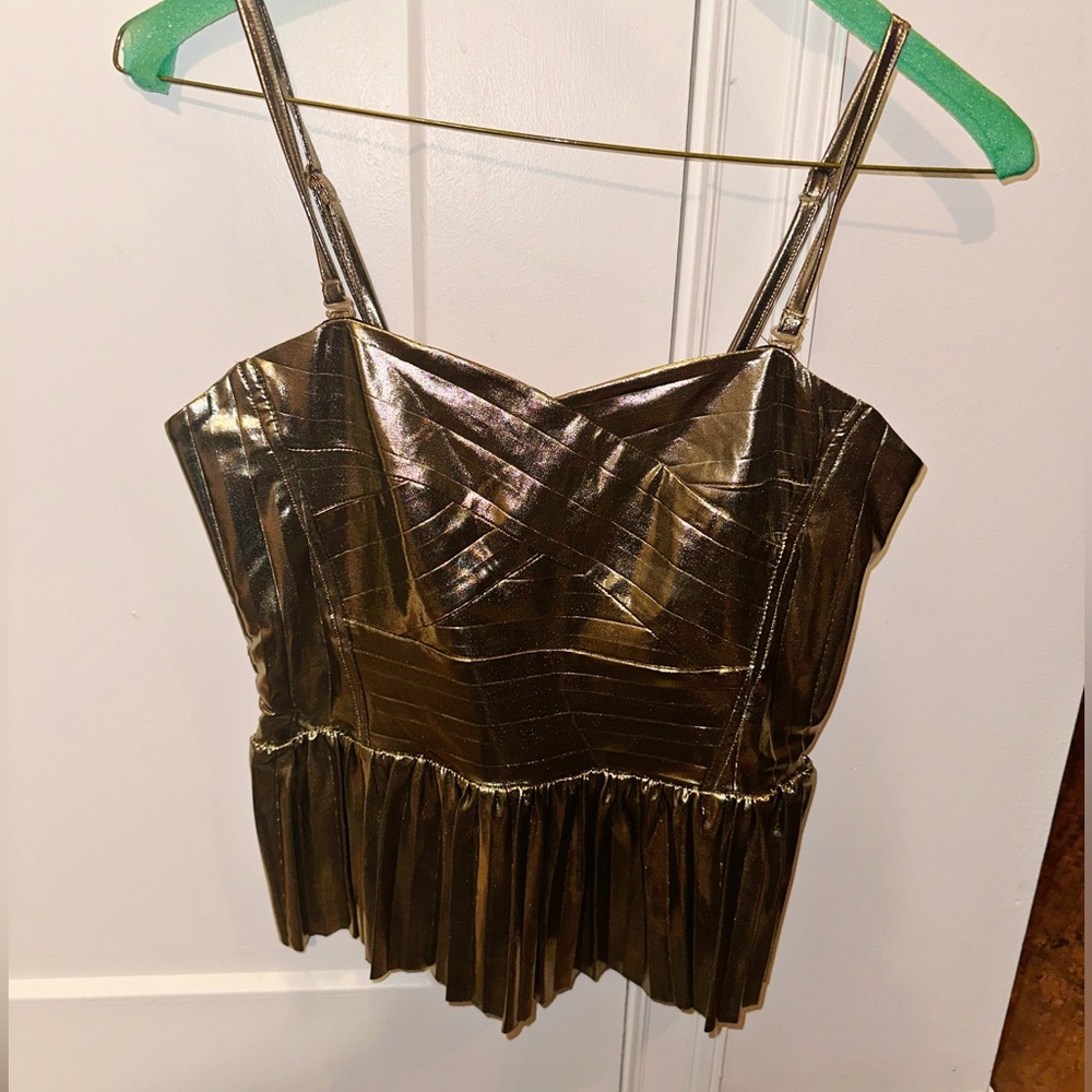 NWT Sincerely Jules metallic tiered peplum smocked gold tank top medium ruffled